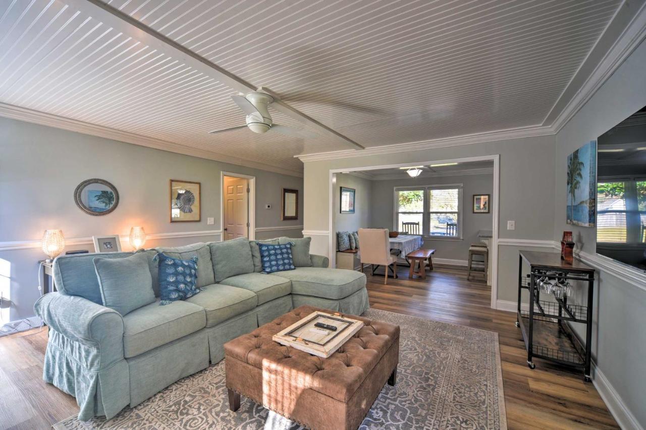 Charming House With Patio, 3 Half Mi To Beach! Charleston Luaran gambar