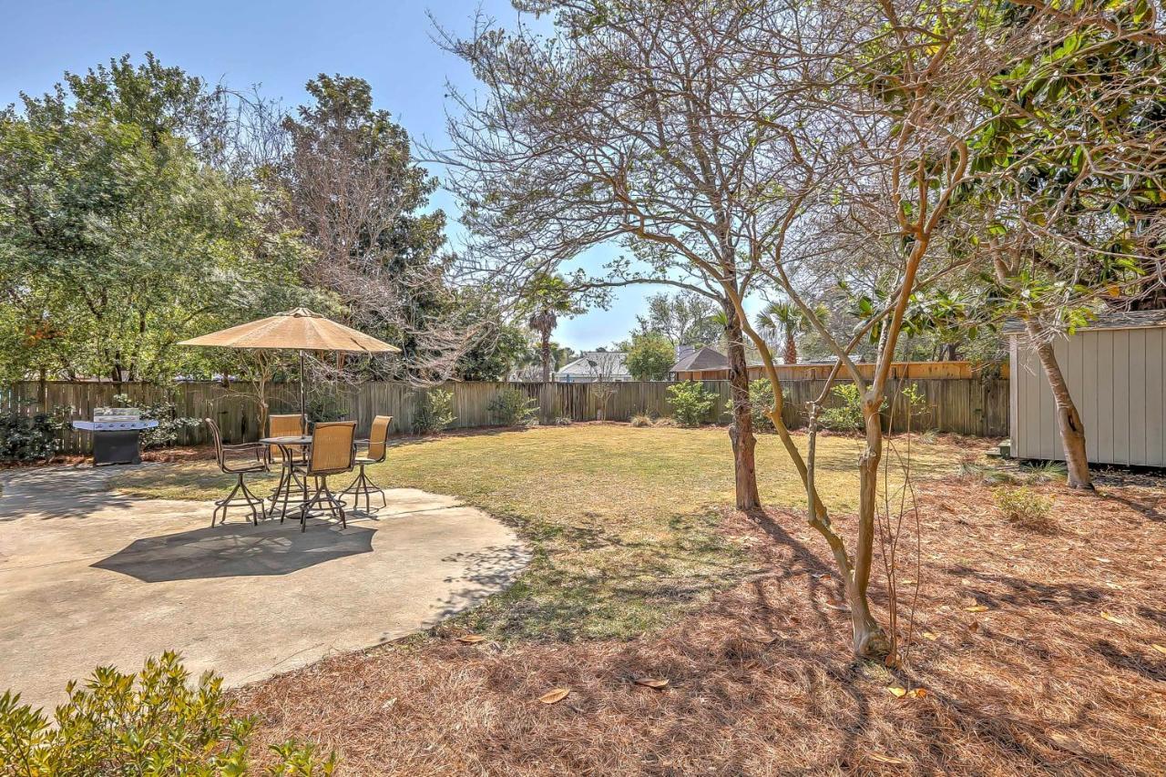 Charming House With Patio, 3 Half Mi To Beach! Charleston Luaran gambar