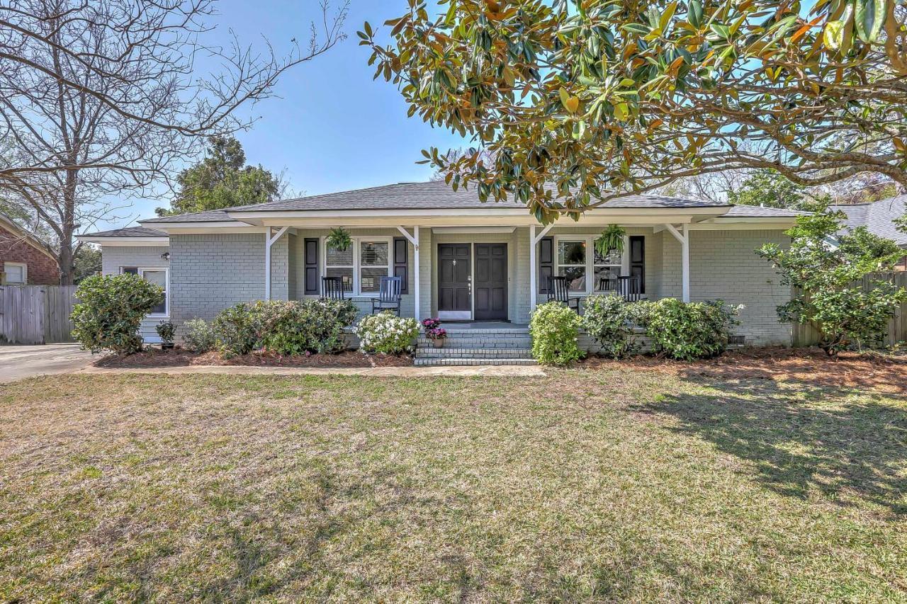 Charming House With Patio, 3 Half Mi To Beach! Charleston Luaran gambar