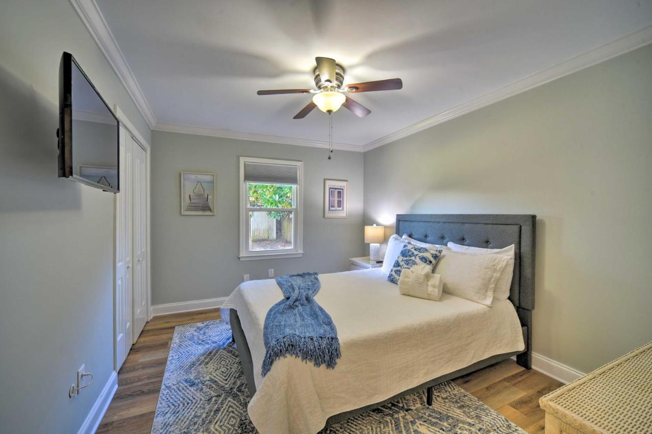 Charming House With Patio, 3 Half Mi To Beach! Charleston Luaran gambar
