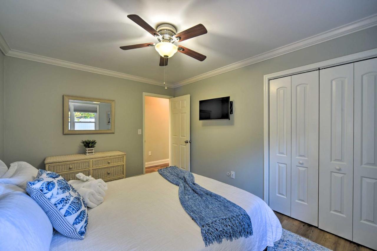Charming House With Patio, 3 Half Mi To Beach! Charleston Luaran gambar